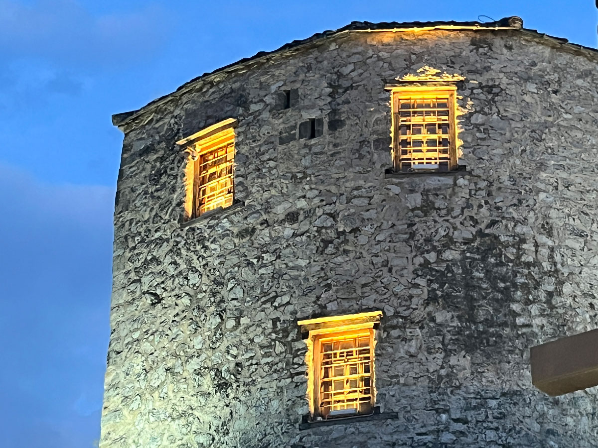 Une tour du pont de Mostar