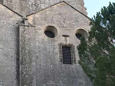 L'Abbaye de Montmajour en Arles